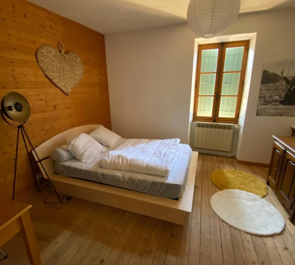 Hébergement de vacances Belle Maison En Pierre Avec Piscine Ucel