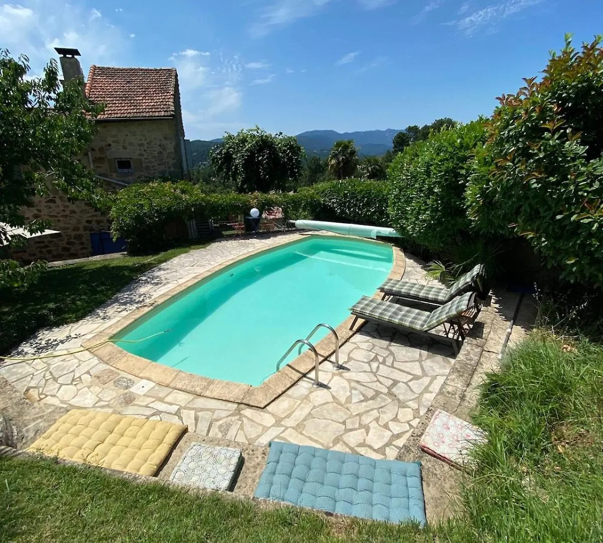 Hébergement de vacances Belle Maison En Pierre Avec Piscine Ucel France